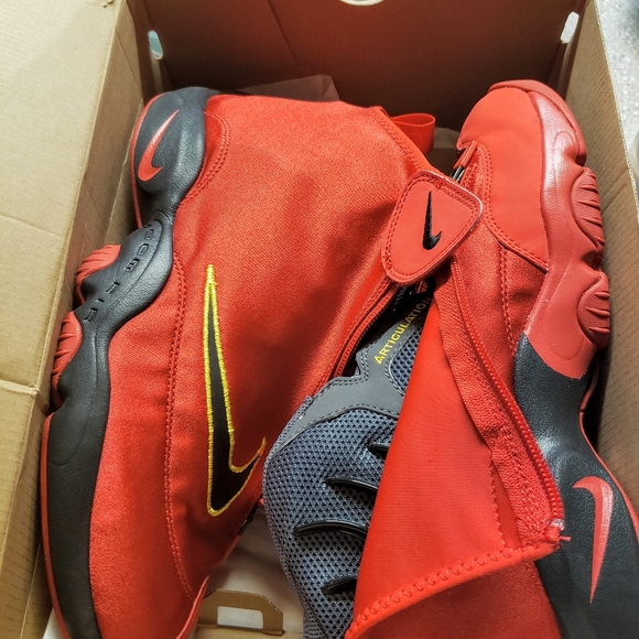 Shoes - Picture 2 of 3